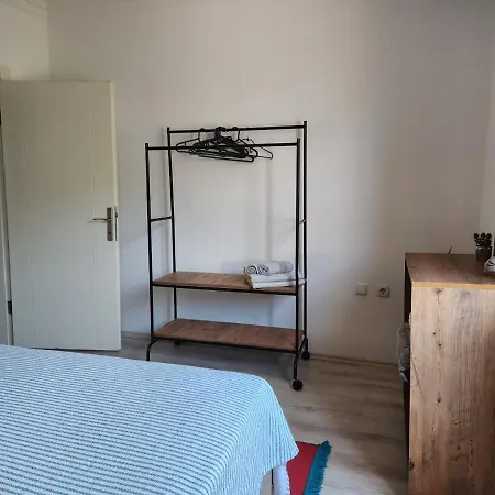 1 Hotel *