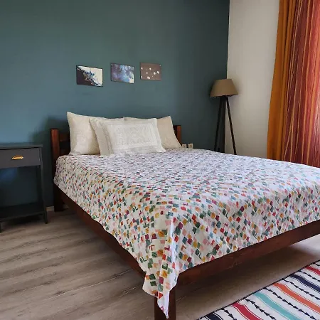 1 Hotel